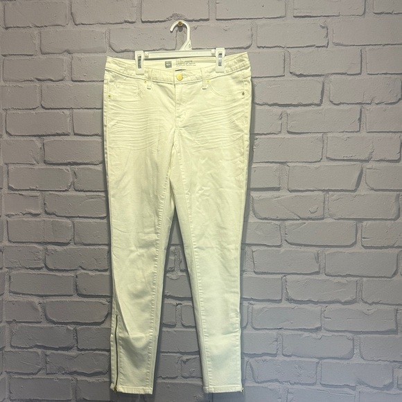 NEW Elegant Cream Skinny Jeans for Women size 8 - Picture 1 of 8